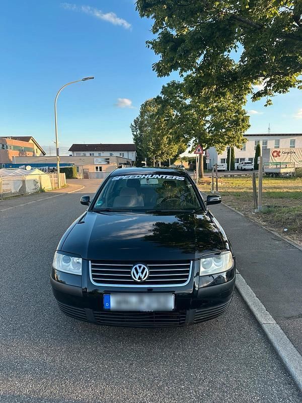 Schwarz Gebraucht 2002 VW Passat Limousine | 700 € (Superpreis) - Bild 1/4