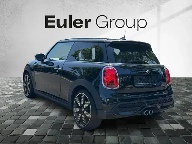 Gebraucht Mini Cooper S 178 PS (130 kW) 2023 Midnight black metallic Kleinwagen