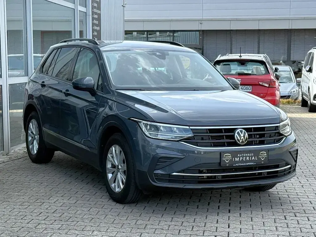 Gebraucht VW Tiguan Life 150 PS (110 kW) 2023 Grau SUV
