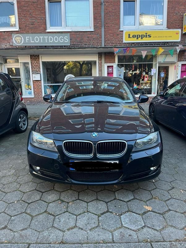 Schwarz Gebraucht 2011 BMW 320 Limousine | 5.800 € (Superpreis) - Bild 1/4
