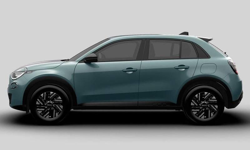 Neu Fiat 600 145 PS (106 kW) 2025 Mare grün metallic SUV