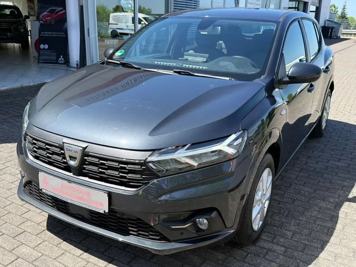 Gebraucht Dacia Sandero Comfort 101 PS (74 kW) 2022 Grau Kleinwagen