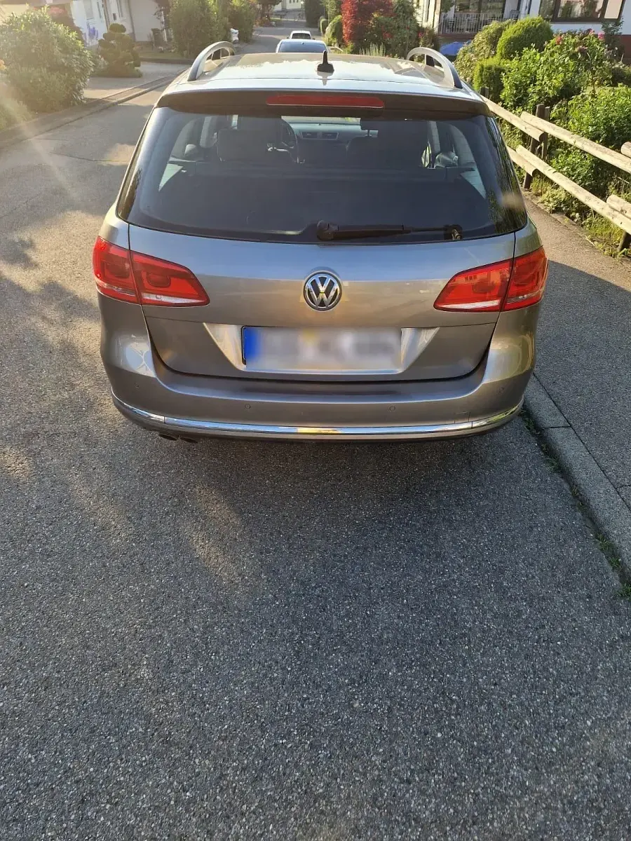 Gebraucht VW Passat 140 PS (102 kW) 2012 Braun Kombi