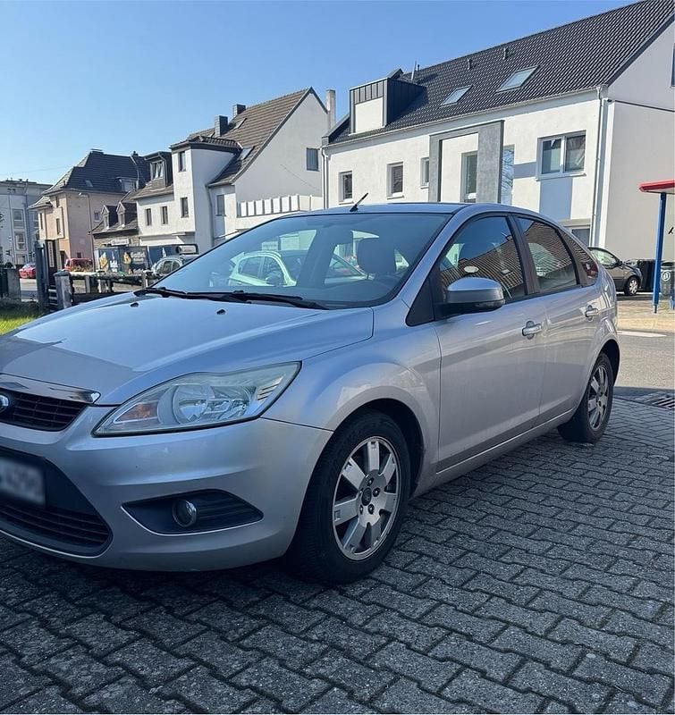 Gebraucht Ford Focus 101 PS (74 kW) 2018 Silber Limousine