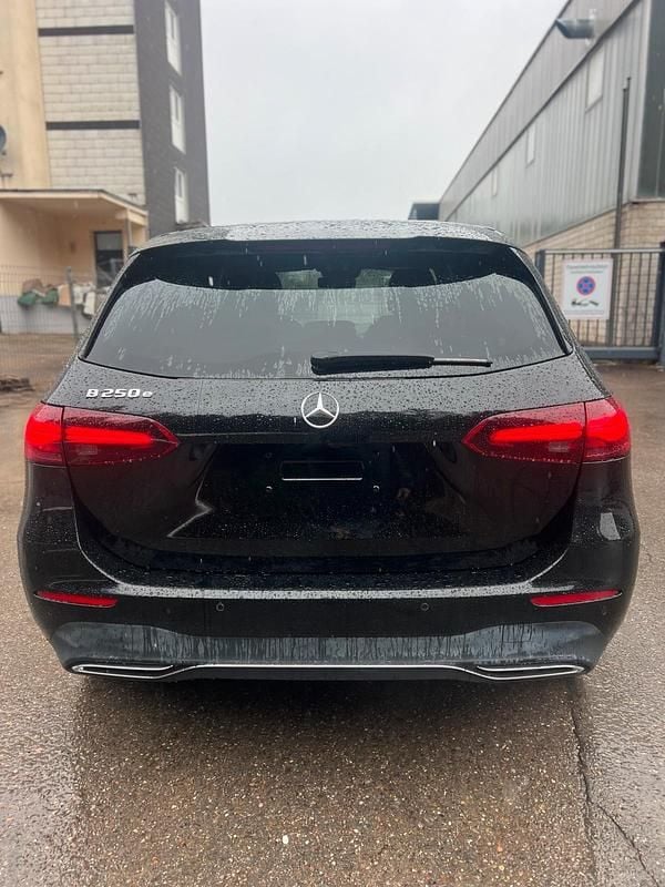 Gebraucht Mercedes E250 Advanced 2024 Schwarz Limousine