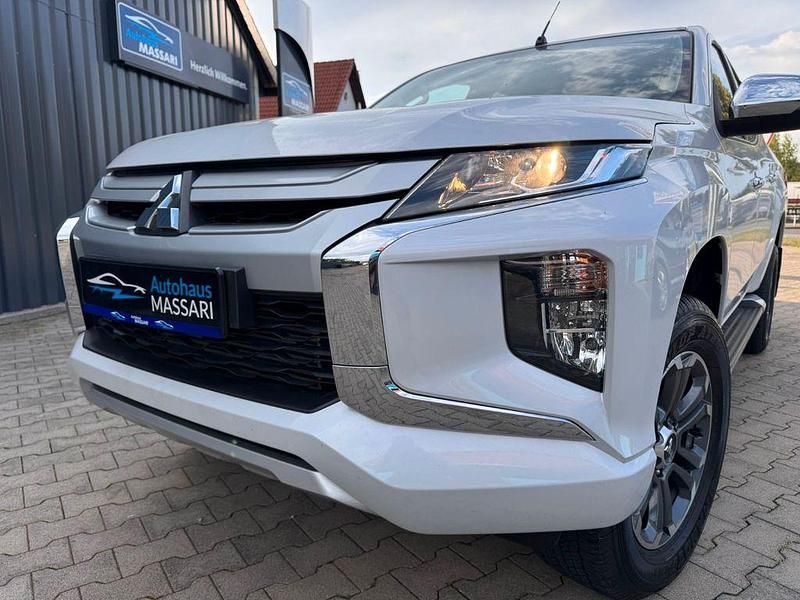 Weiß Gebraucht 2022 Mitsubishi L200 Abholung | 21.490 € (Guter Preis) - Bild 1/4