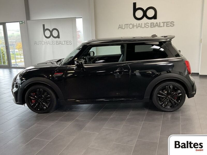 Gebraucht Mini John Cooper Works 231 PS (169 kW) 2024 Enigmatic black met. Kleinwagen