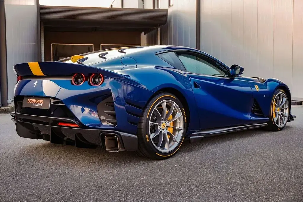 Second-hand Ferrari 812 829 CP (609 kW) 2023 Albastru