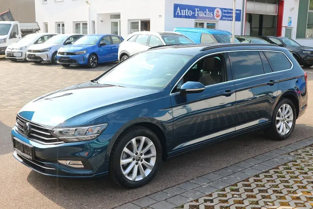 Gebraucht VW Passat Business 150 PS (110 kW) 2024 Blau Kombi