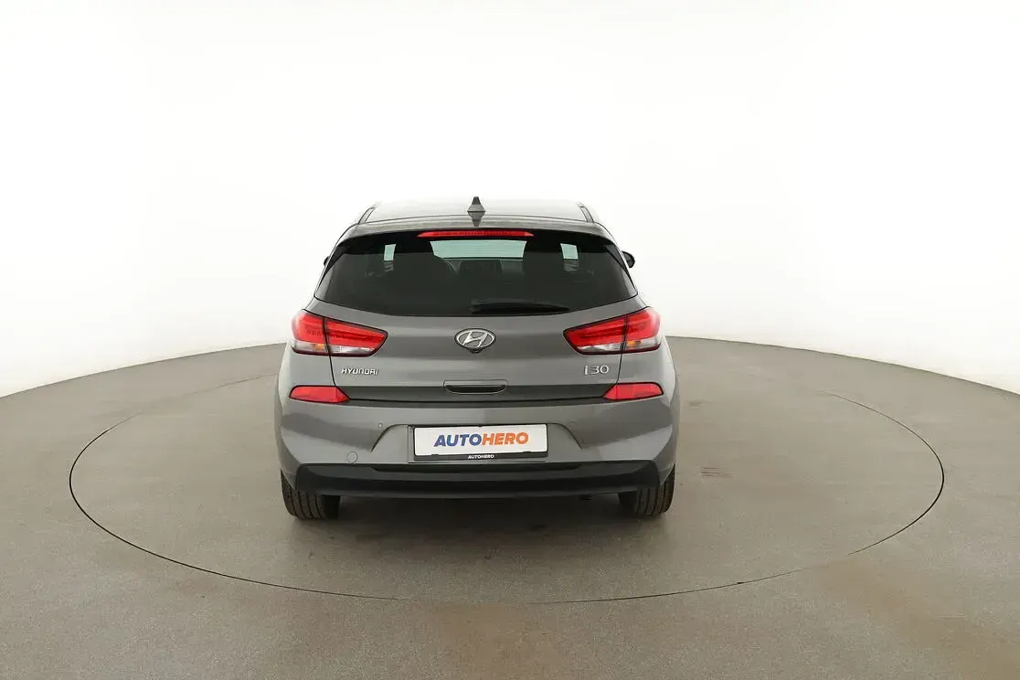 Gebraucht Hyundai i30 YES! 140 PS (102 kW) 2019 Grau Limousine
