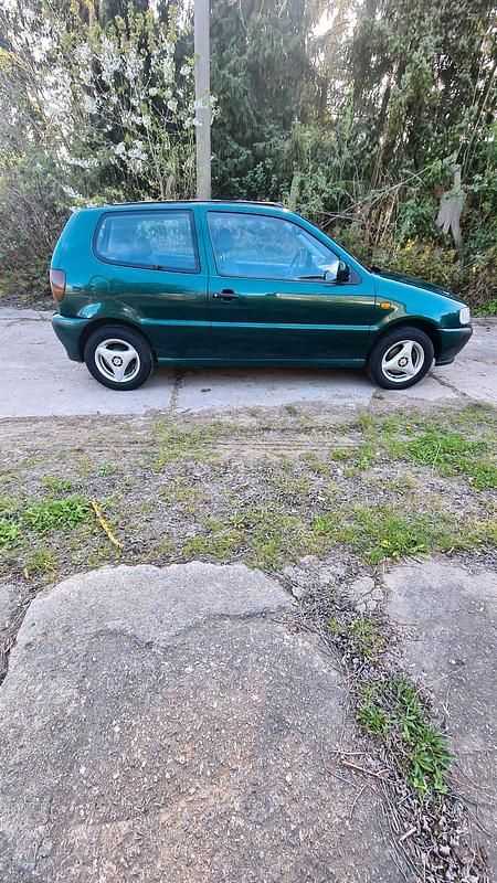 Second-hand VW Polo 65 CP (47 kW) 1996 Verde Hatchback