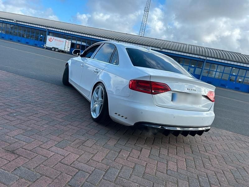 Second-hand Audi A4 123 CP (90 kW) 2008 Alb Berlinǎ