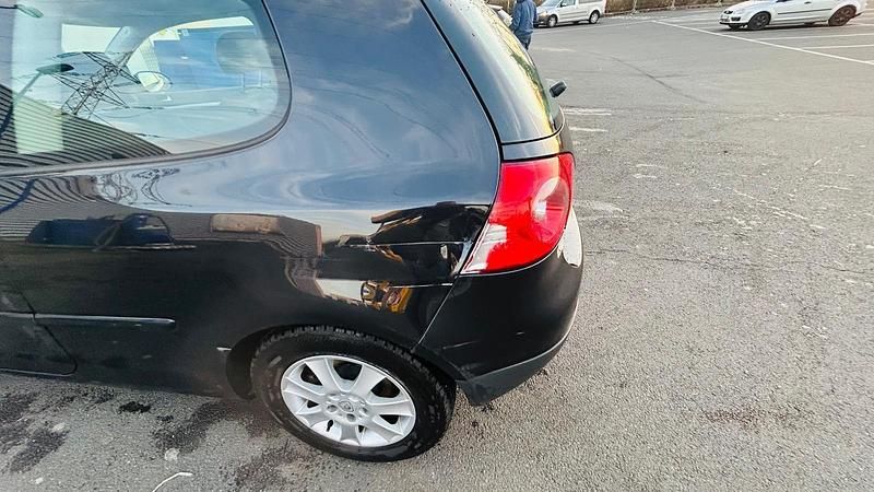 Gebraucht VW Golf IV 90 PS (66 kW) 2005 Schwarz Kleinwagen