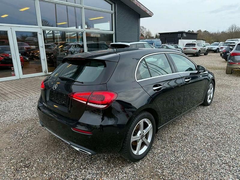 Second-hand Mercedes A200 150 CP (110 kW) 2020 Negru Berlinǎ