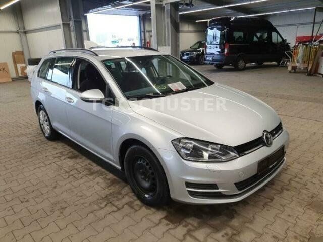 Gebraucht VW Golf VII Trendline 110 PS (80 kW) 2016 Silber metallic Kombi