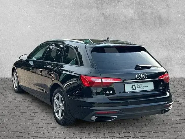 Używany Audi A4 Basis 163 KM (119 kW) 2023 Czarny Kombi