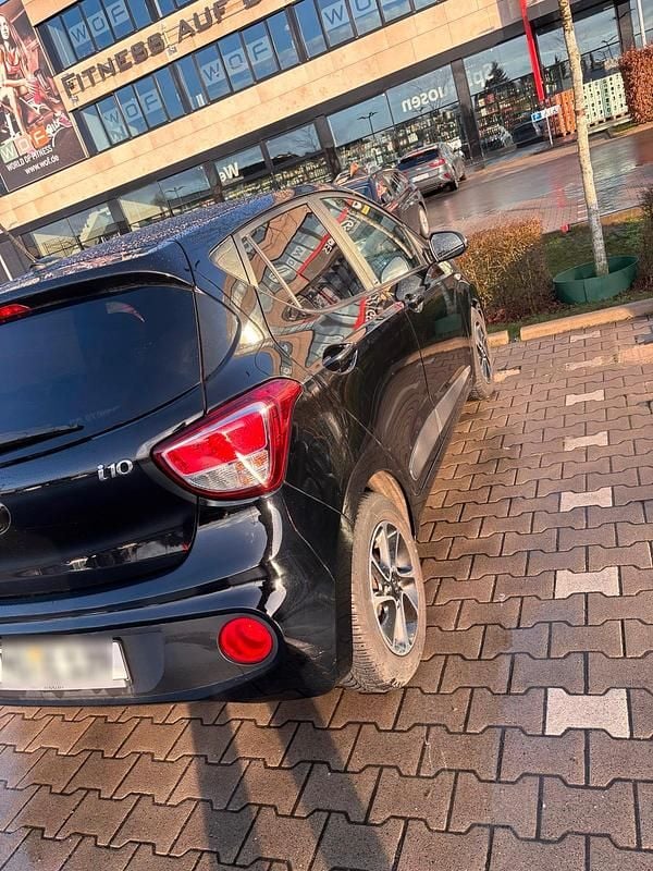 Gebraucht Hyundai i10 Passion 67 PS (49 kW) 2018 Schwarz Kleinwagen