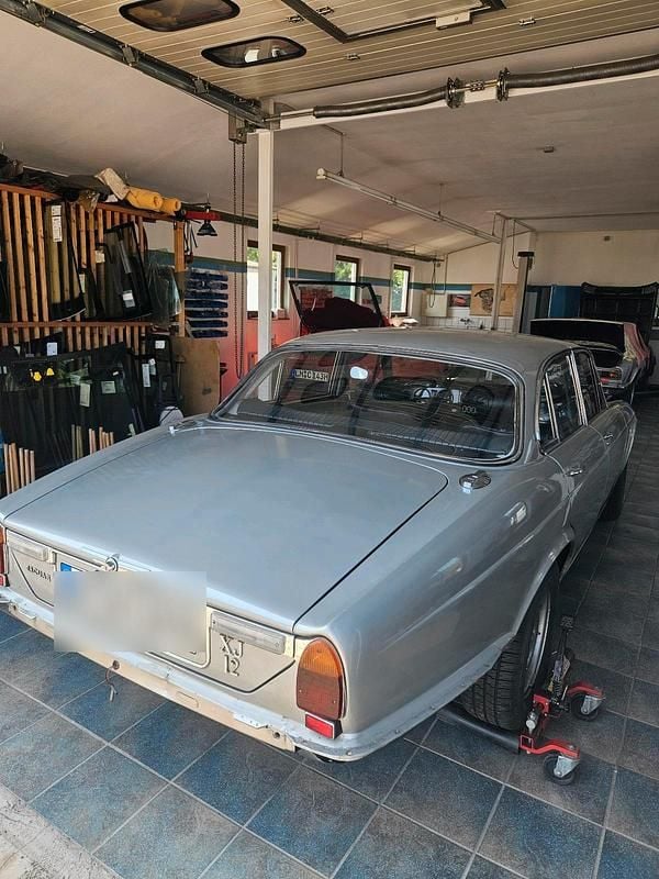 Silber Gebraucht 1973 Jaguar XJ12 Limousine | 7.800 € - Bild 1/4