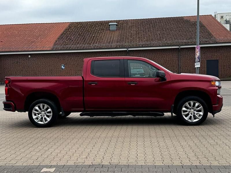 Gebraucht Chevrolet Silverado 360 PS (264 kW) 2022 Rot SUV
