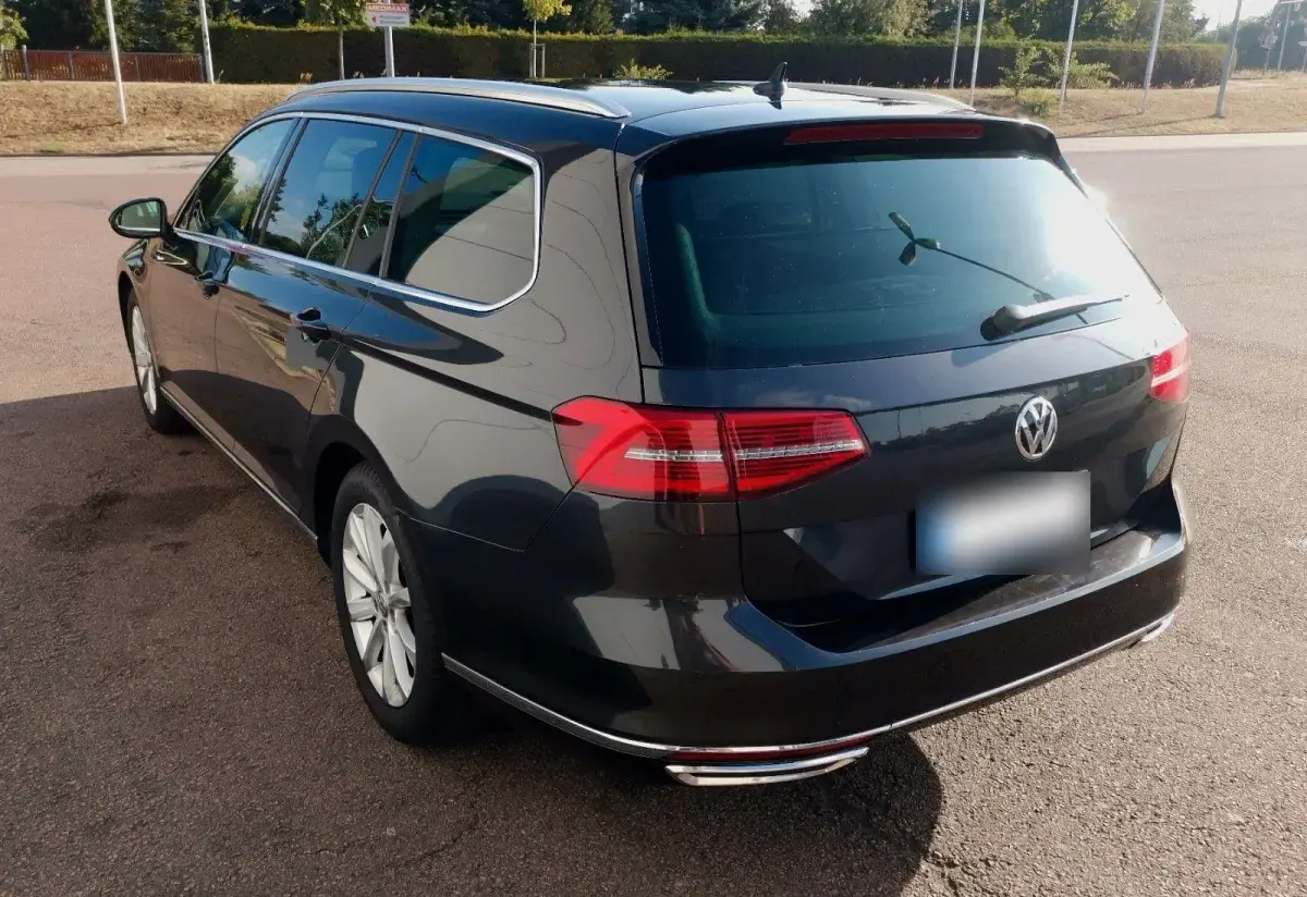 Gebraucht VW Passat Highline 150 PS (110 kW) 2018 Grau Kombi