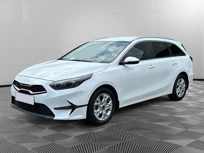 Weiß Gebraucht 2024 Kia Ceed Sportswagon Gold Kombi | 21.490 € (Superpreis) - Bild 1/4