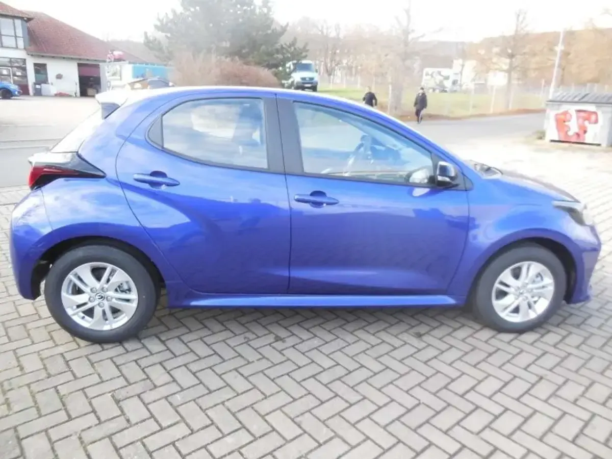 Neu Mazda 2 Center-Line 116 PS (85 kW) 2026 Glass blue Kleinwagen