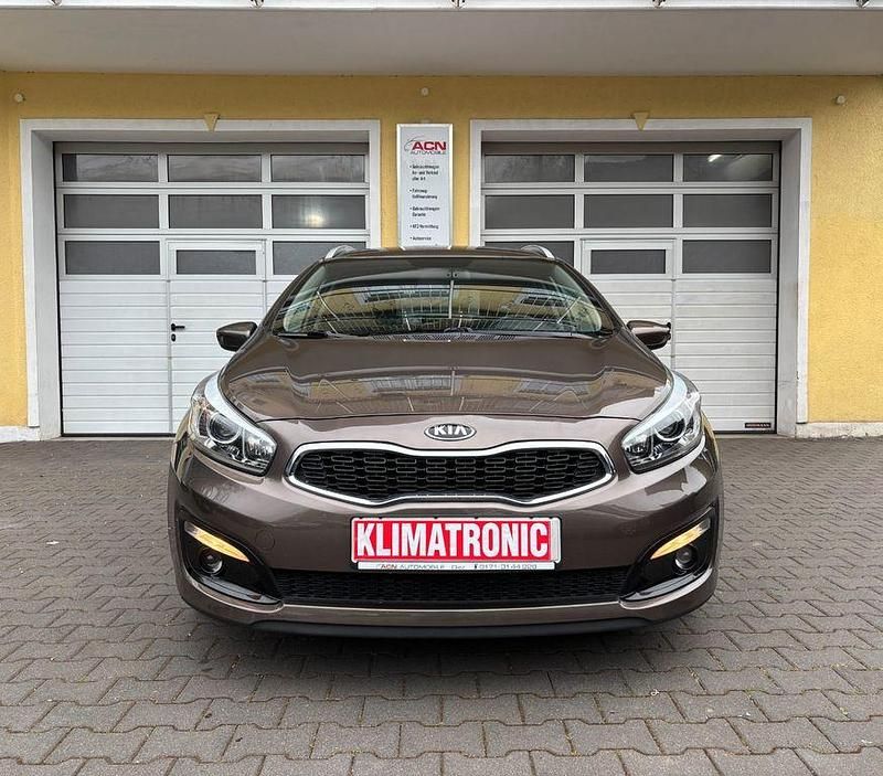 Gebraucht Kia Ceed 135 PS (99 kW) 2016 Braun Kleinwagen