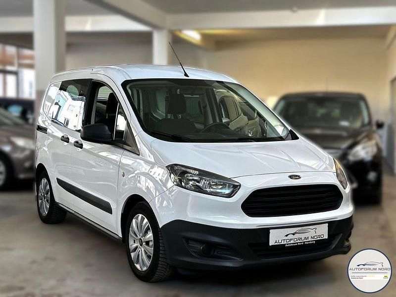 Gebraucht Ford Transit 101 PS (74 kW) 2017 Weiß Van / Kleinbus