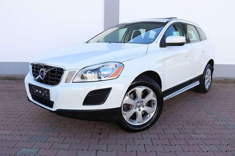 Polarweiss Gebraucht 2012 Volvo XC60 Summum SUV | 13.990 € (Fairer Preis) - Bild 1/4