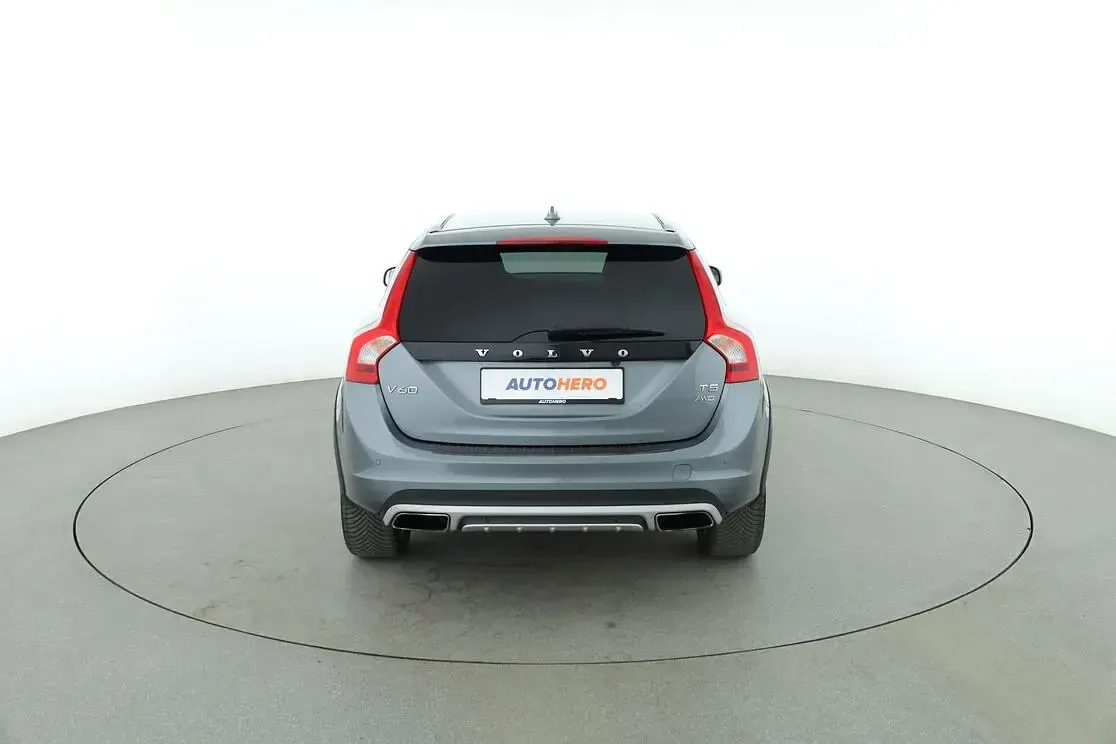 Gebraucht Volvo V60 CC Pro 245 PS (180 kW) 2017 Grau Kombi