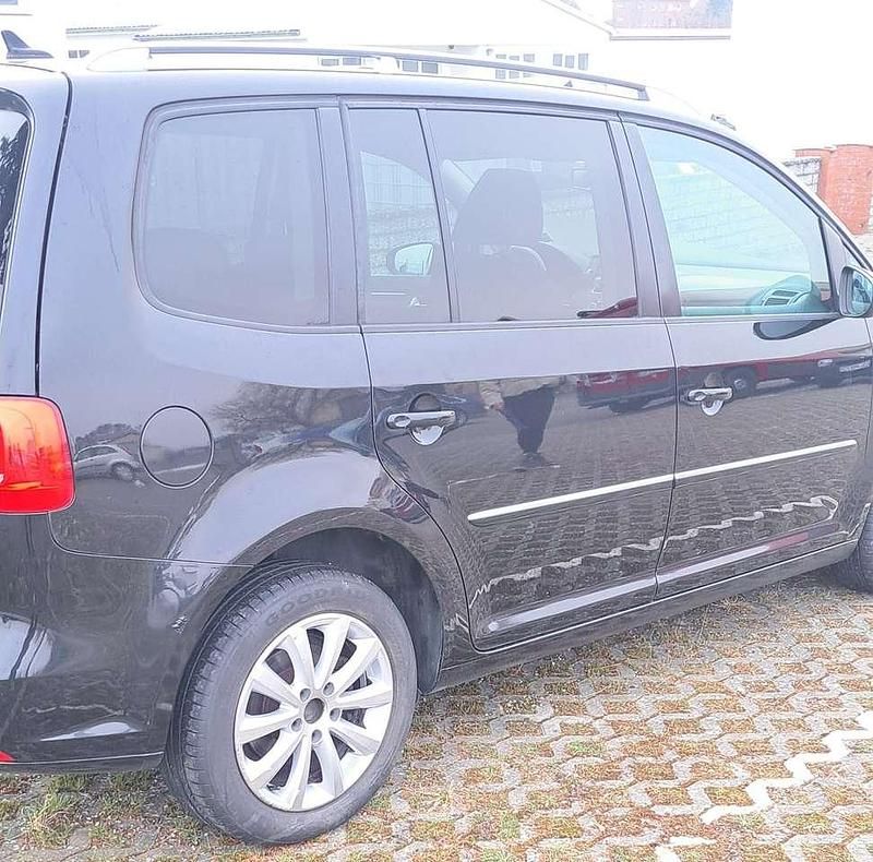 Gebraucht VW Touran Highline 105 PS (77 kW) 2011 Schwarz Van / Kleinbus