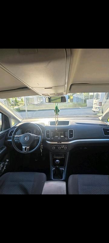 Gebraucht VW Sharan 140 PS (102 kW) 2014 Silber Van / Kleinbus