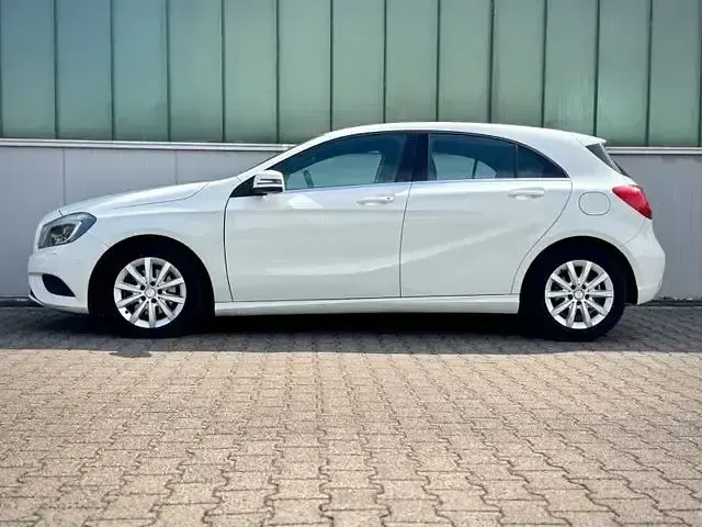 Gebraucht Mercedes A180 Style 122 PS (89 kW) 2014 Weiß Kleinwagen