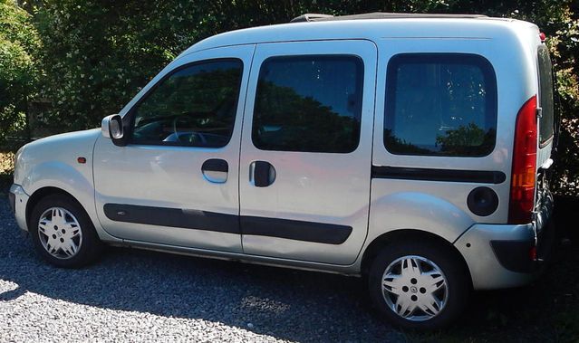 Gebraucht Renault Kangoo 82 PS (60 kW) 2003 Silber Van / Kleinbus