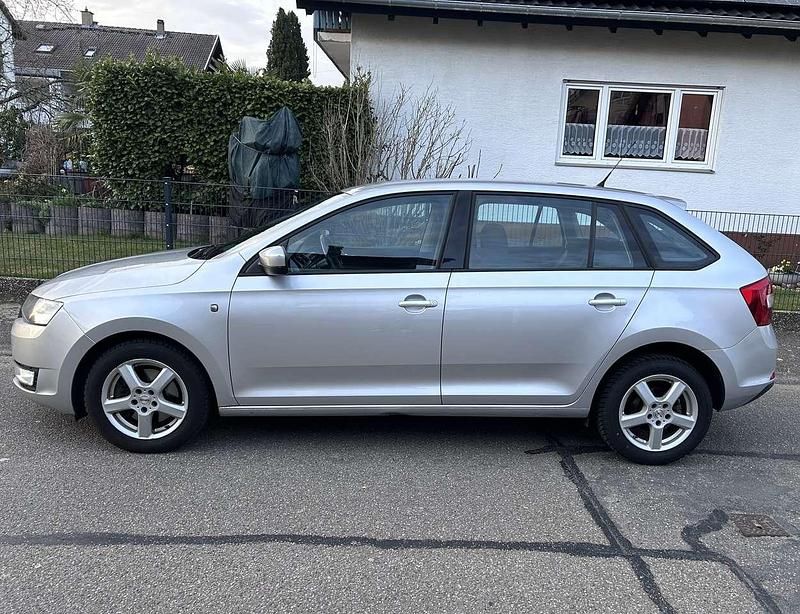 Usata Skoda Rapid Active 105 CV (77 kW) 2014 Argento Utilitaria