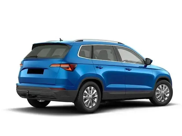 Neu Skoda Karoq Ambiente 150 PS (110 kW) 2026 [8x8x] race blue metallic SUV
