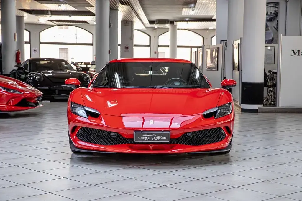 Gebraucht Ferrari 296 829 PS (609 kW) 2024 Rot