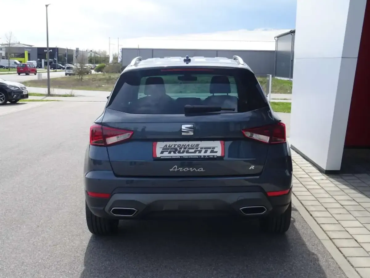 Gebraucht Seat Arona FR 116 PS (85 kW) 2024 Magnetic grau / dach midnight schwarz (metallic) SUV