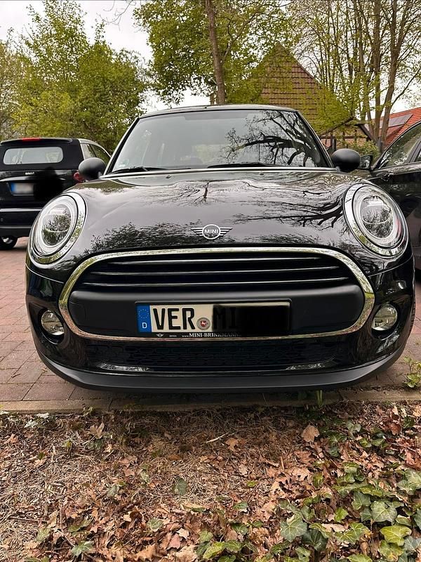 Second-hand Mini ONE 102 CP (75 kW) 2018 Negru Hatchback