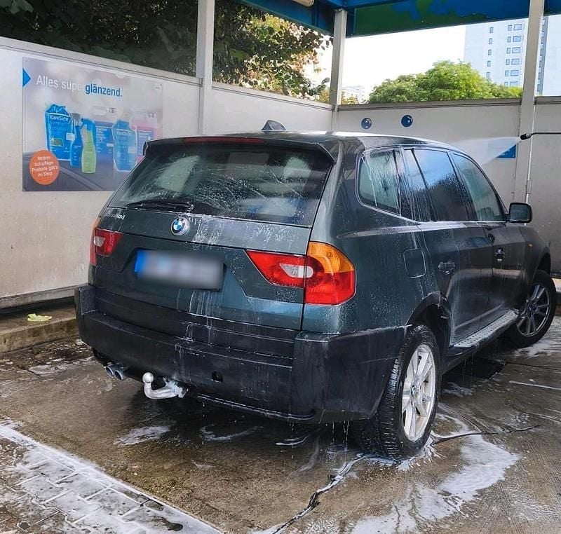 Grau Gebraucht 2005 BMW X3 SUV | 4.000 € (Fairer Preis) - Bild 1/4