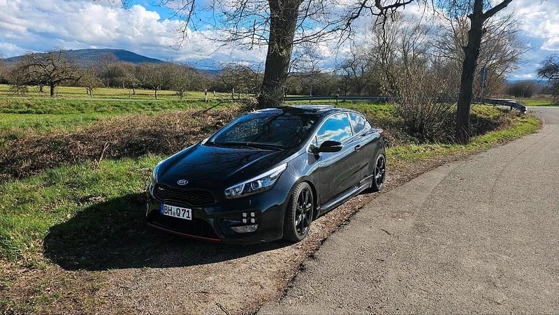 Gebraucht Kia Ceed GT GT 234 PS (172 kW) 2014 Schwarz Coupé