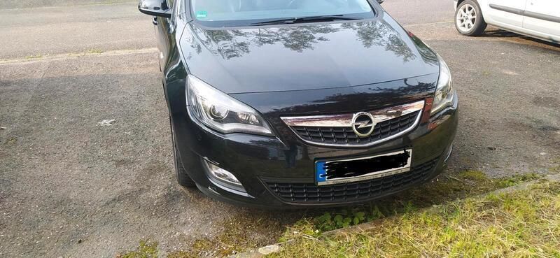Schwarz Gebraucht 2010 Opel Astra Sport Kombi | 3.000 € (Guter Preis) - Bild 1/4