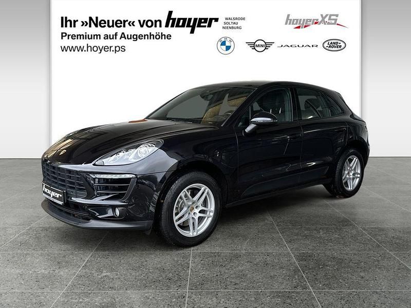 Tiefschwarz (metallic) Gebraucht 2016 Porsche Macan SUV | 31.930 € (Fairer Preis) - Bild 1/4