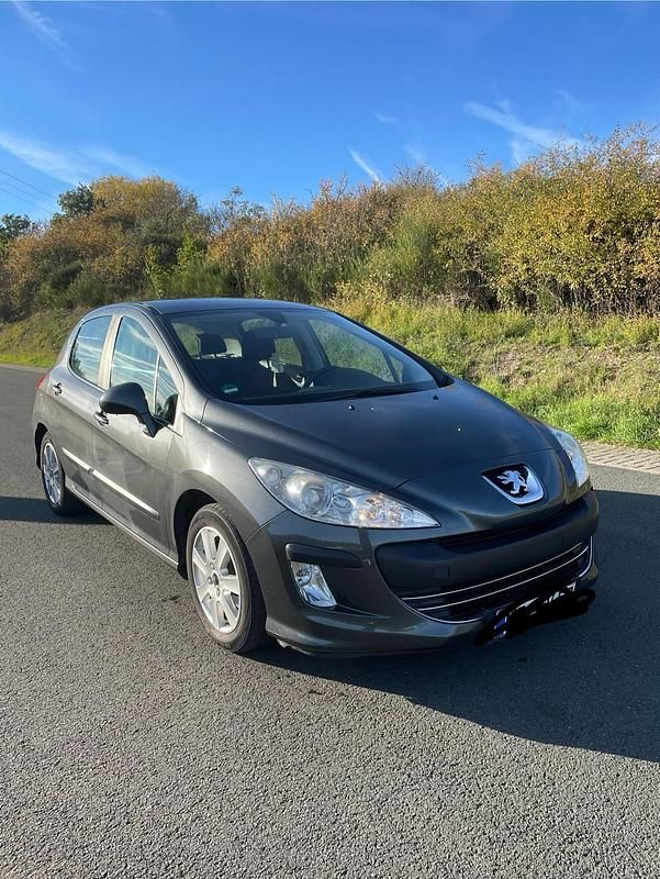 Grau Gebraucht 2008 Peugeot 308 Kleinwagen | 3.000 € (Etwas zu teuer) - Bild 1/4