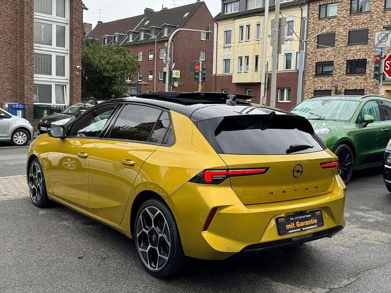Gebraucht Opel Astra Ultimate 131 PS (96 kW) 2022 Gelb Limousine
