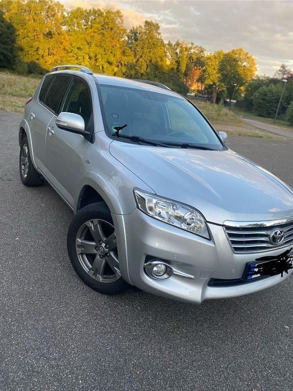 Gebraucht Toyota RAV4 Life 150 PS (110 kW) 2011 Silber SUV