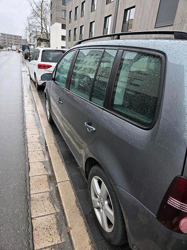 Gebraucht VW Touran 140 PS (102 kW) 2008 Grau Van / Kleinbus