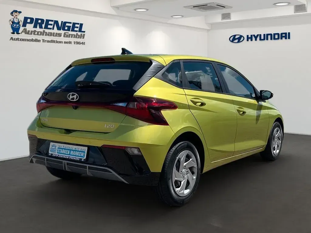 Neu Hyundai i20 Select 90 PS (66 kW) 2026 Grün Kleinwagen