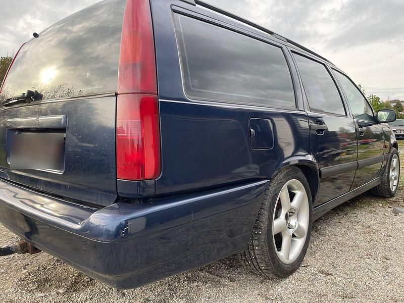 Second-hand Volvo 850 224 CP (164 kW) 1994 Albastru Break