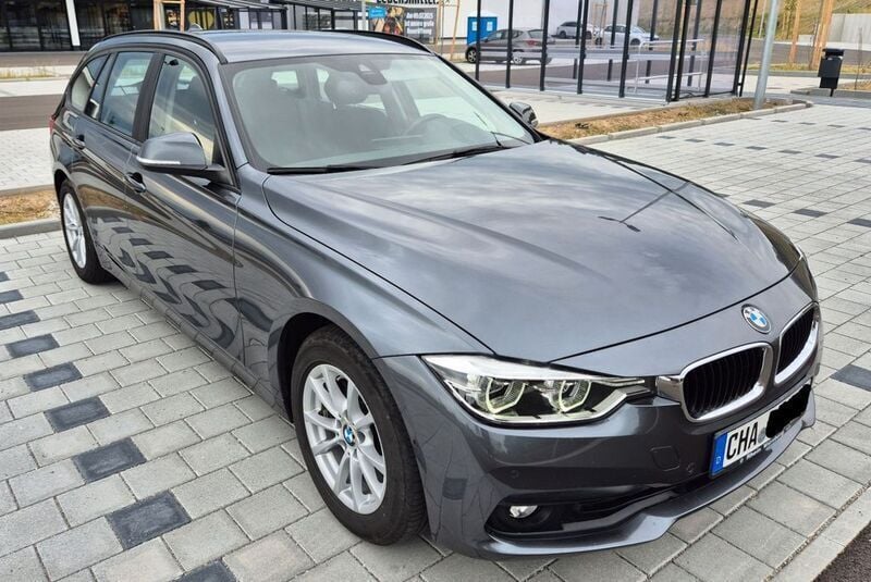 Grau Gebraucht 2018 BMW 320 Sport Line Kombi | 18.900 € (Superpreis) - Bild 1/4